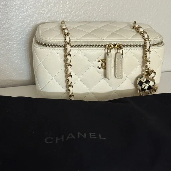 CHANEL Cream Quilted Leather Crossbody Vanity Bag with Gold Chain - Picture 15 of 16